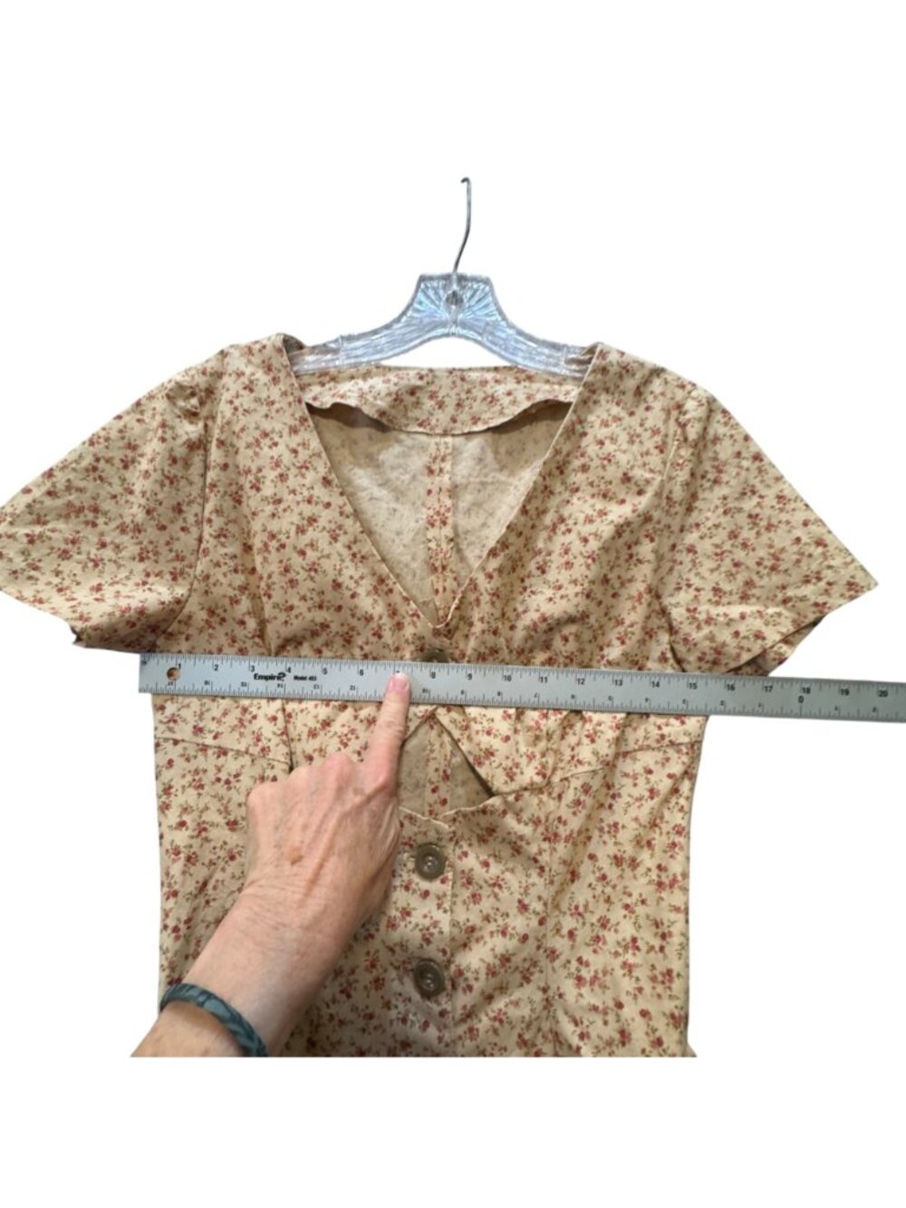 Vintage Inspired Ditsy Floral Mini Dress Beige with Red Roses and Cutout Detail - Picture 6 of 9